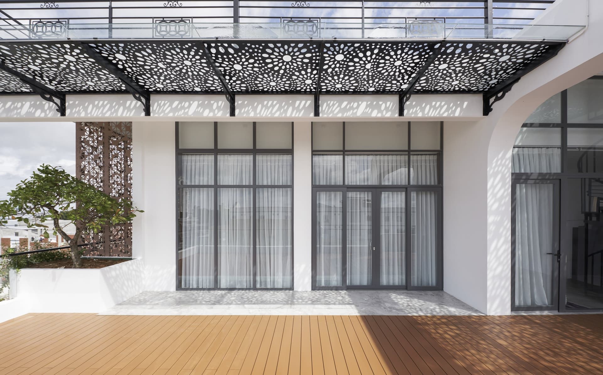 Villa hiện đại 3 tầng tại Bạc Liêu, thiết kế bởi DQH Architects